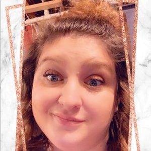 Meet your Posher, Elissa